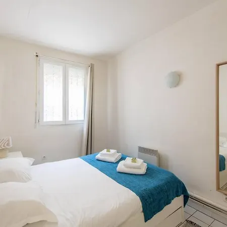 1 Bedroom In Montmartre Neighborhood. Ideal Location 1 Min To Metro Appartamento Parigi