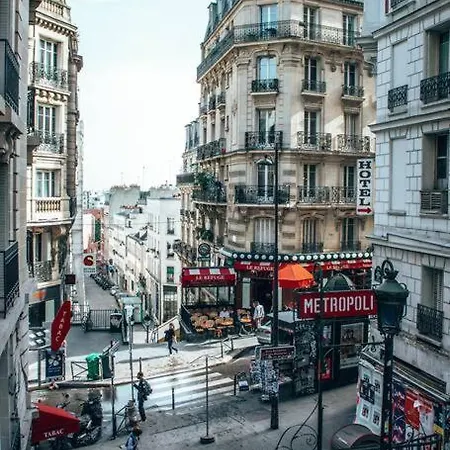 1 Bedroom In Montmartre Neighborhood. Ideal Location 1 Min To Metro